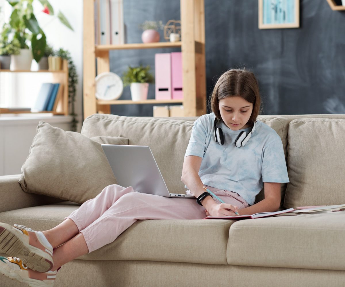 Using internet resources while doing homework Using internet resources while doing homework